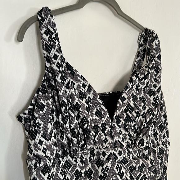 NWOT Coastal Blue 2X One Piece swimsuit - Picture 2 of 7